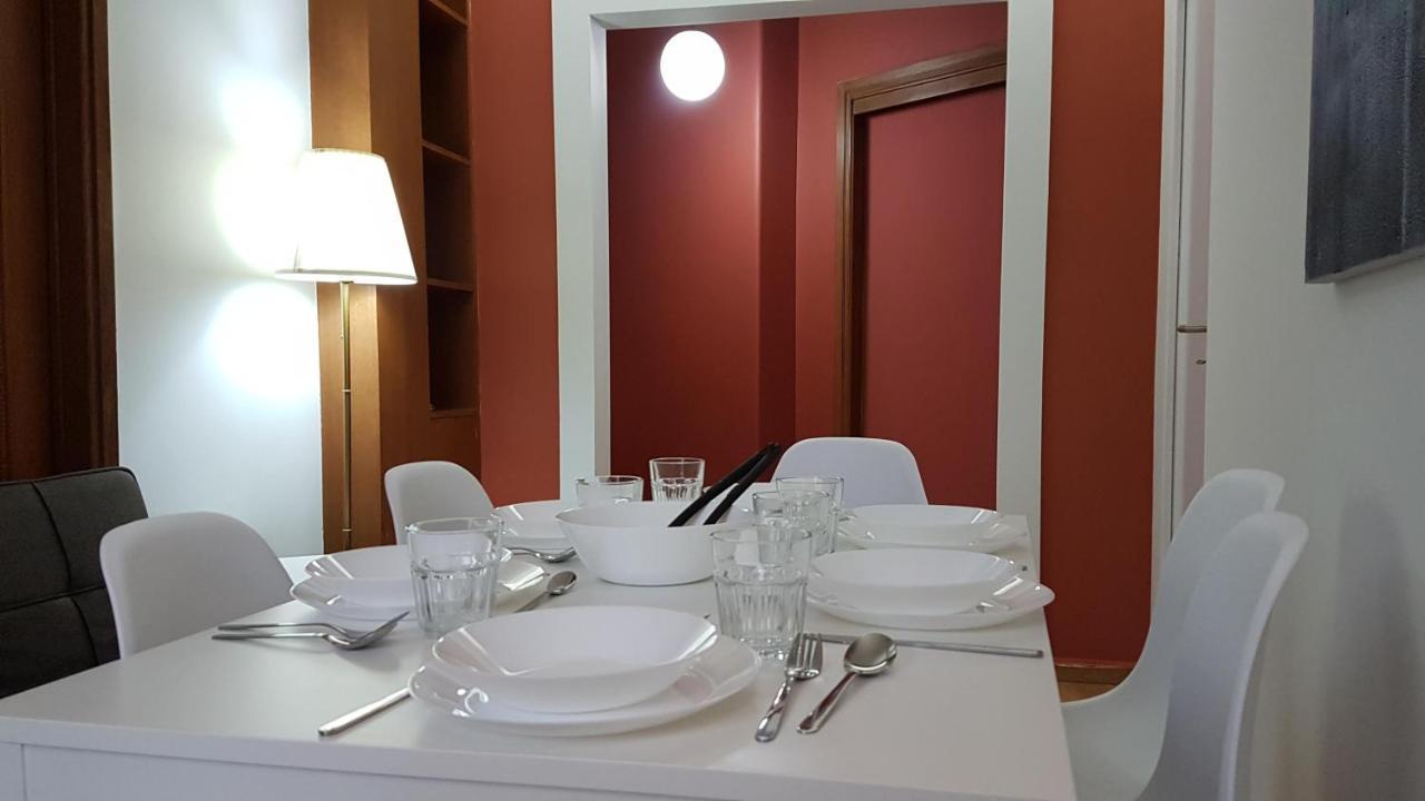Apricot Apartment - Athens Center, 6 Bd, 2.5 Bath エクステリア 写真