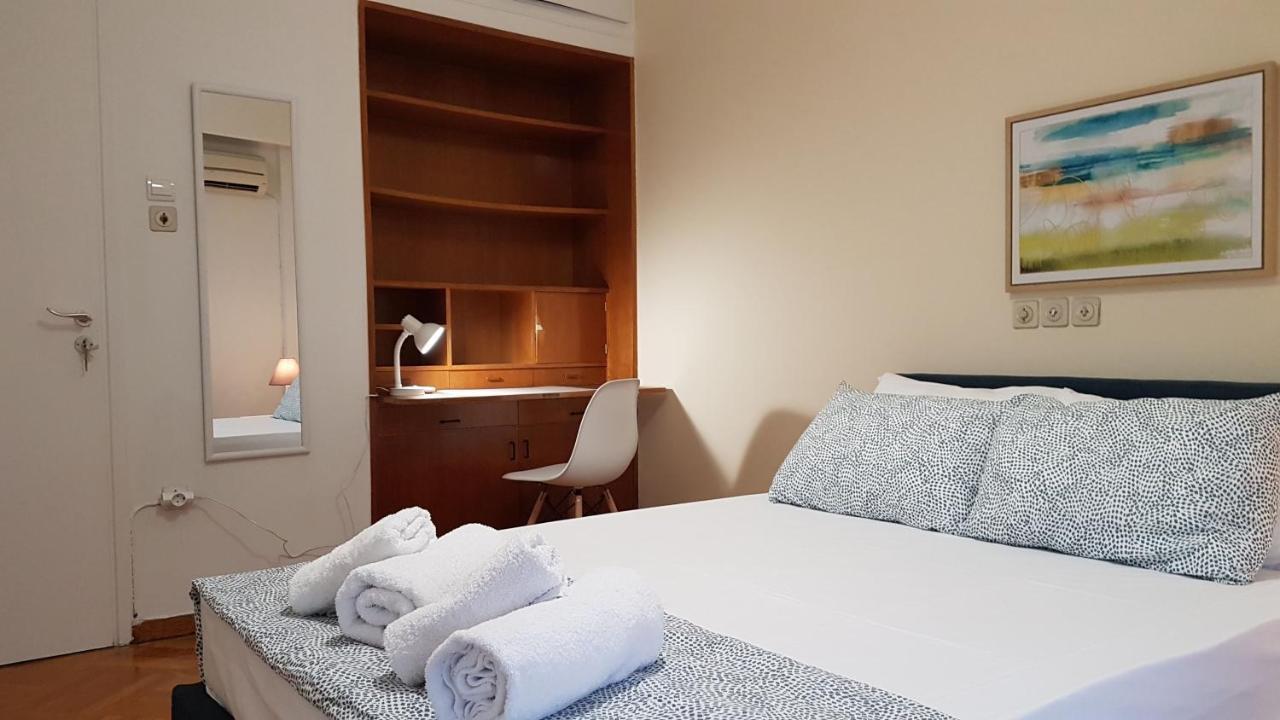 Apricot Apartment - Athens Center, 6 Bd, 2.5 Bath エクステリア 写真