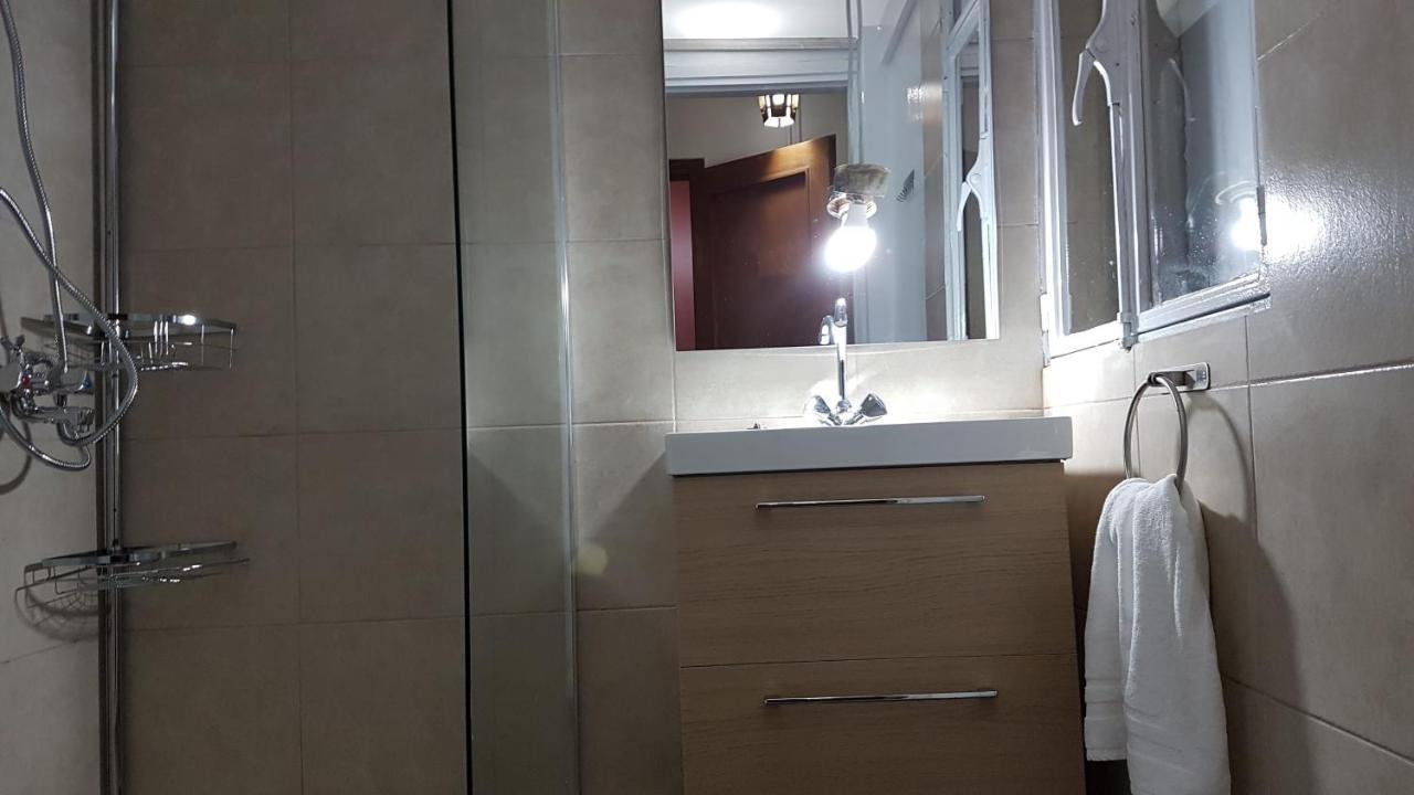 Apricot Apartment - Athens Center, 6 Bd, 2.5 Bath エクステリア 写真